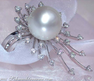 Bombastic Southsea Pearl Ring with Diamond Rays