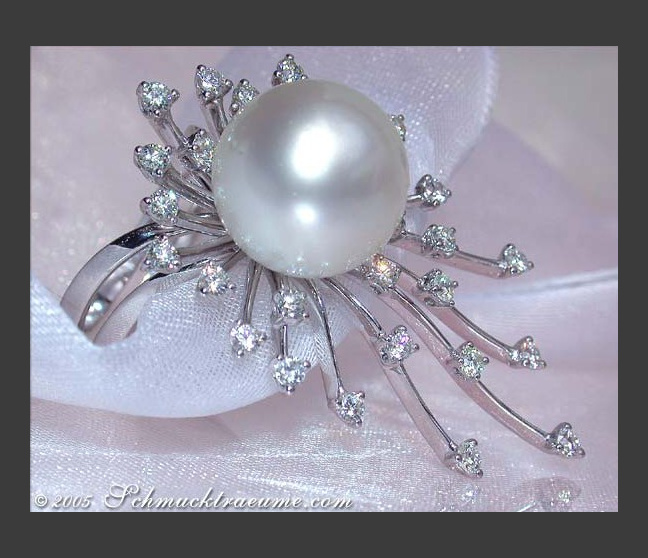 Bombastic Southsea Pearl Ring with Diamond Rays Bombastic Southsea Pearl Ring with Diamond Rays
