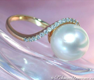 Precious Southsea Pearl Ring with Diamonds in Yellow Gold