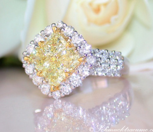 Magnificent Yellow Diamond Ring