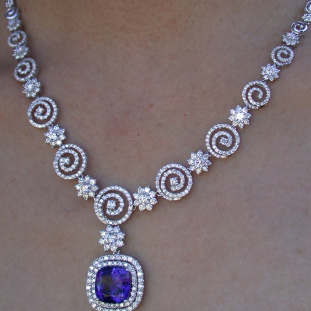 Fantastic AAA Tanzanite Necklace with Diamonds