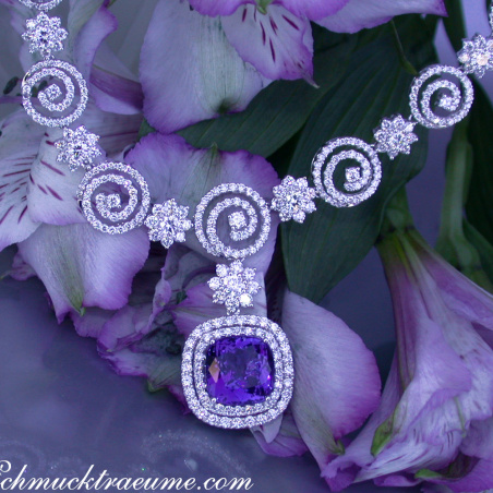 Fantastic AAA Tanzanite Necklace with Diamonds