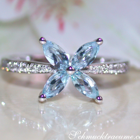 Delicate Aquamarin Blossom Style Ring with Diamonds