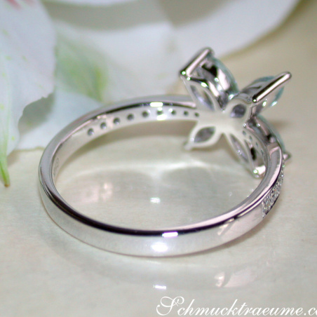 Delicate Aquamarin Blossom Style Ring with Diamonds