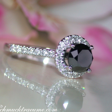 Pretty Black Diamond Solitaire Ring with White Diamonds