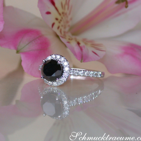 Pretty Black Diamond Solitaire Ring with White Diamonds