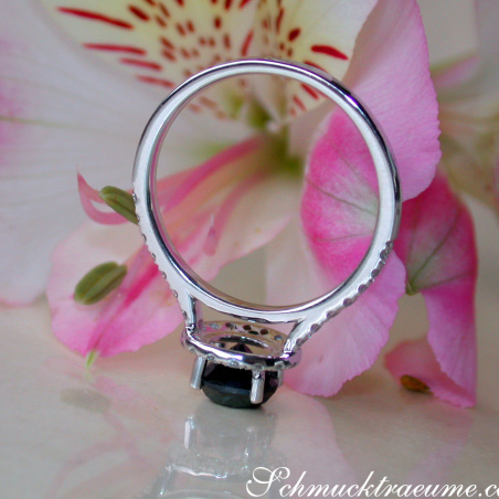 Pretty Black Diamond Solitaire Ring with White Diamonds