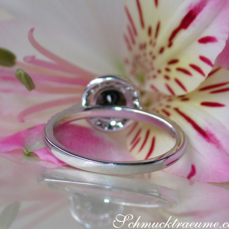 Pretty Black Diamond Solitaire Ring with White Diamonds