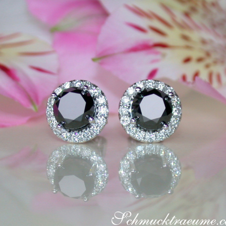 Precious Black Diamond Solitaire Stud Earrings