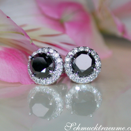 Precious Black Diamond Solitaire Stud Earrings