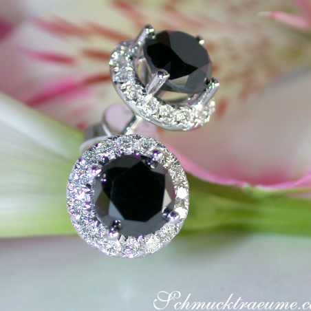 Precious Black Diamond Solitaire Stud Earrings