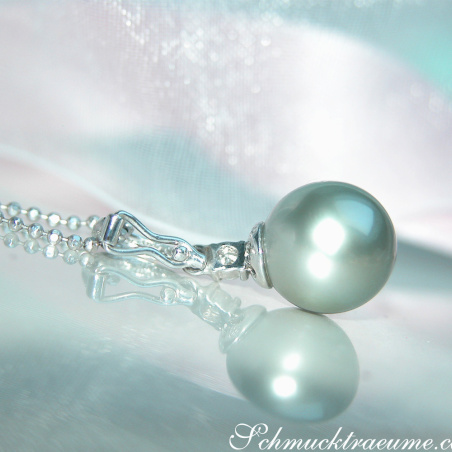 Subtle Tahitian Pearl Pendant with Diamond