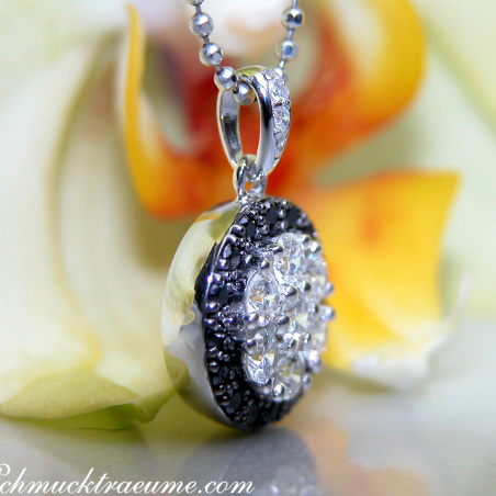 Beautiful Black & White Diamond Pendant in White gold