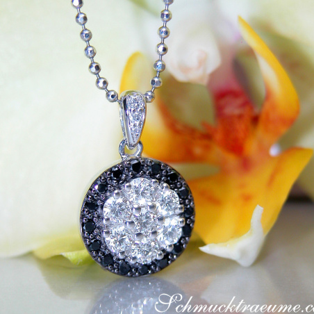 Beautiful Black & White Diamond Pendant in White gold