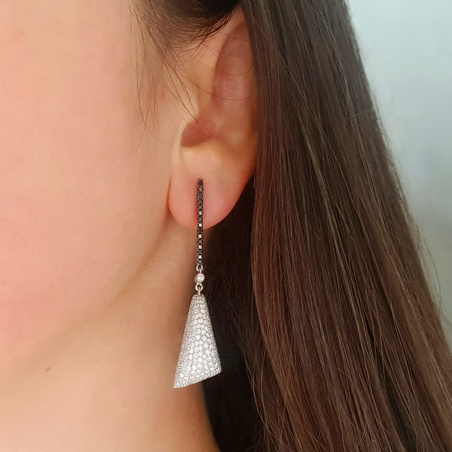 Impressive Black & White Diamond Dangling Earrings
