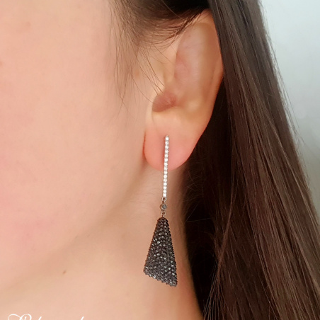 Impressive Black & White Diamond Dangling Earrings