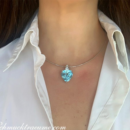 Impressive Aquamarine Heart Pendant with Diamonds