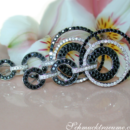 Impressive Circle Earrings with Black Diamonds