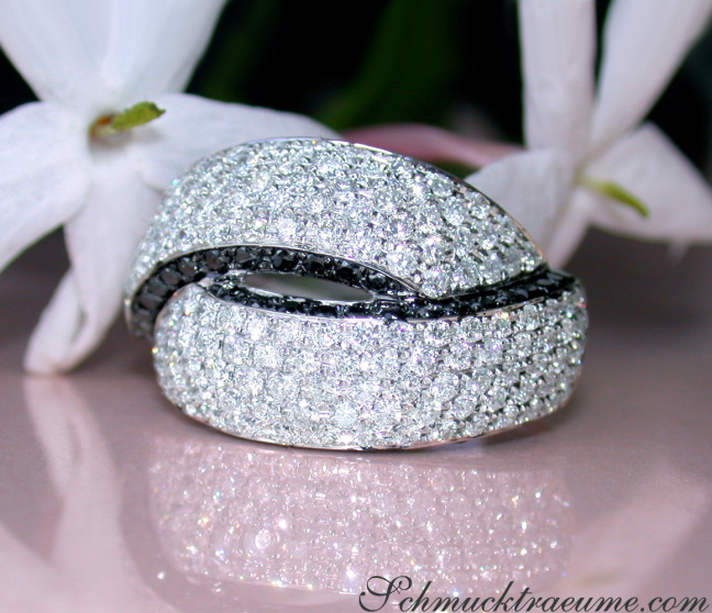 Entwined Diamond Ring with Black Diamonds Entwined Diamond Ring with Black Diamonds