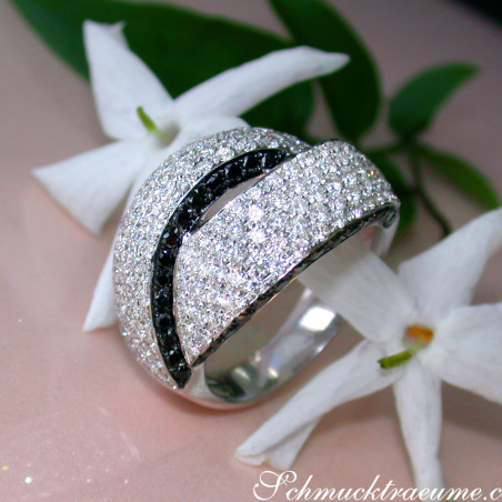 Entwined Diamond Ring with Black Diamonds
