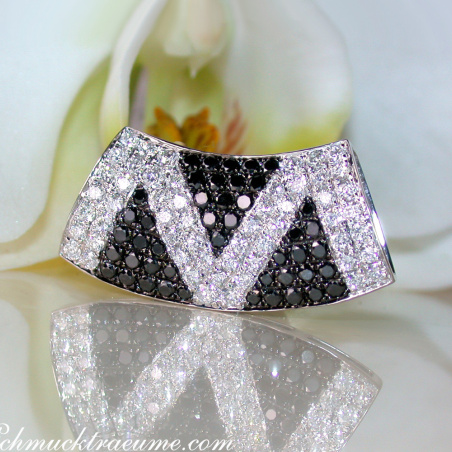 Striking Black & White Diamond Zig Zag Pendant