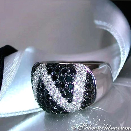 Black & White Diamond Zig - Zag Ring