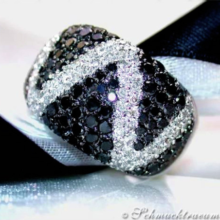 Black & White Diamond Zig - Zag Ring