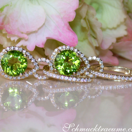 Enchanting Peridot Earrings with Diamonds