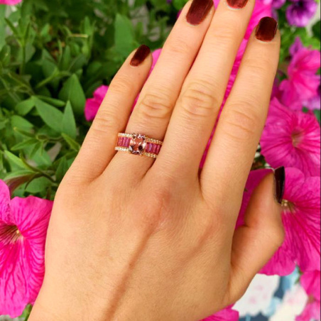 Exquisite Morganite Ring with Pink Sapphires and Diamonds