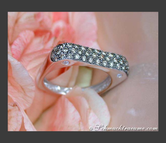 Edgy Brown Diamond Ring Edgy Brown Diamond Ring
