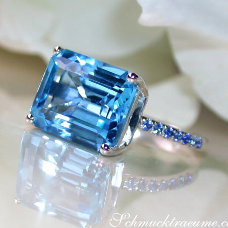 Blautopas Ring mit Saphiren