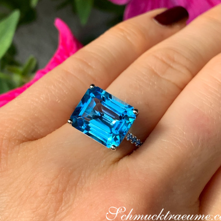 Blautopas Ring mit Saphiren