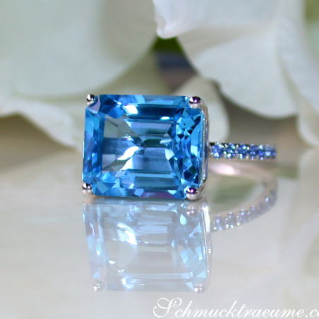 Blautopas Ring mit Saphiren