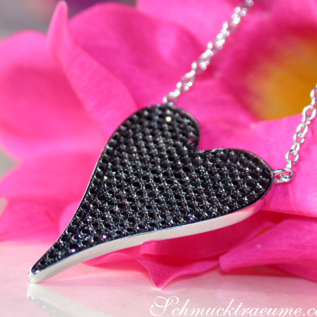 Extravagant Black Diamond Heart Necklace