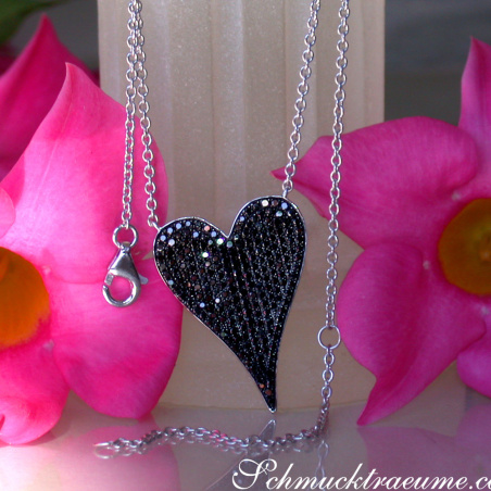 Extravagant Black Diamond Heart Necklace