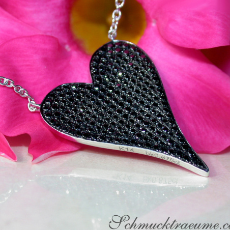 Extravagant Black Diamond Heart Necklace