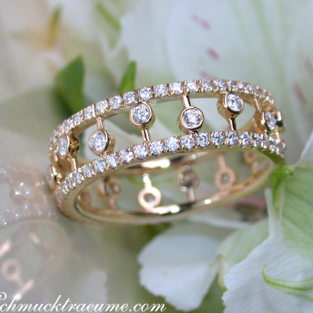Enchanting Diamond Eternity Ring in Yellow gold 14k