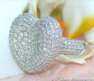 Magnificent Diamond Heart Ring in White gold 18k