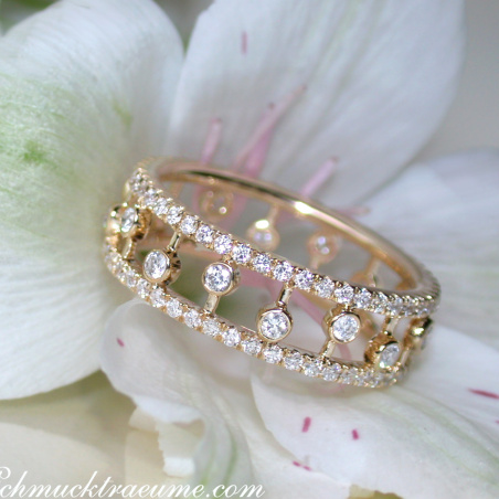Enchanting Diamond Eternity Ring in Yellow gold 14k