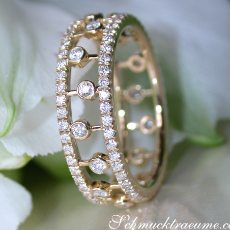 Enchanting Diamond Eternity Ring in Yellow gold 14k