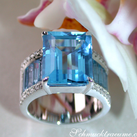 Blautopas Ring mit Diamanten
