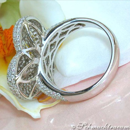 Magnificent Diamond Heart Ring in White gold 18k