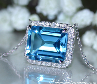 Magnificent Blue Topaz Necklace with Diamonds