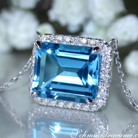 Magnificent Blue Topaz Necklace with Diamonds