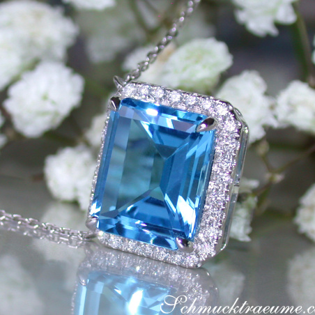 Magnificent Blue Topaz Necklace with Diamonds