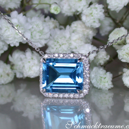 Magnificent Blue Topaz Necklace with Diamonds