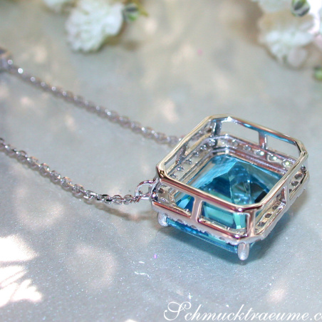 Magnificent Blue Topaz Necklace with Diamonds