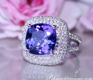 Tremendous AAA Tanzanite Ring with Diamonds