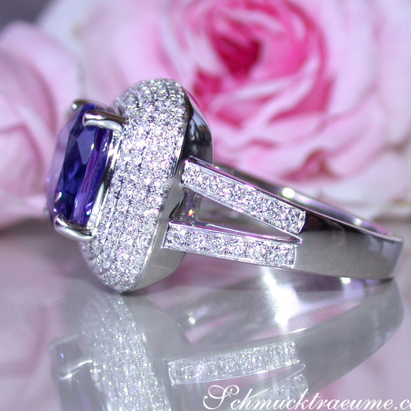 AAA Tansanit Ring mit Diamanten