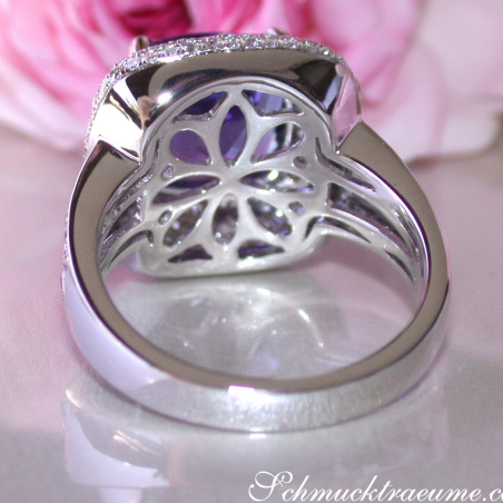 Traumhafter AAA Tansanit Ring mit Brillanten | SCHMUCKTRÄUME.COM